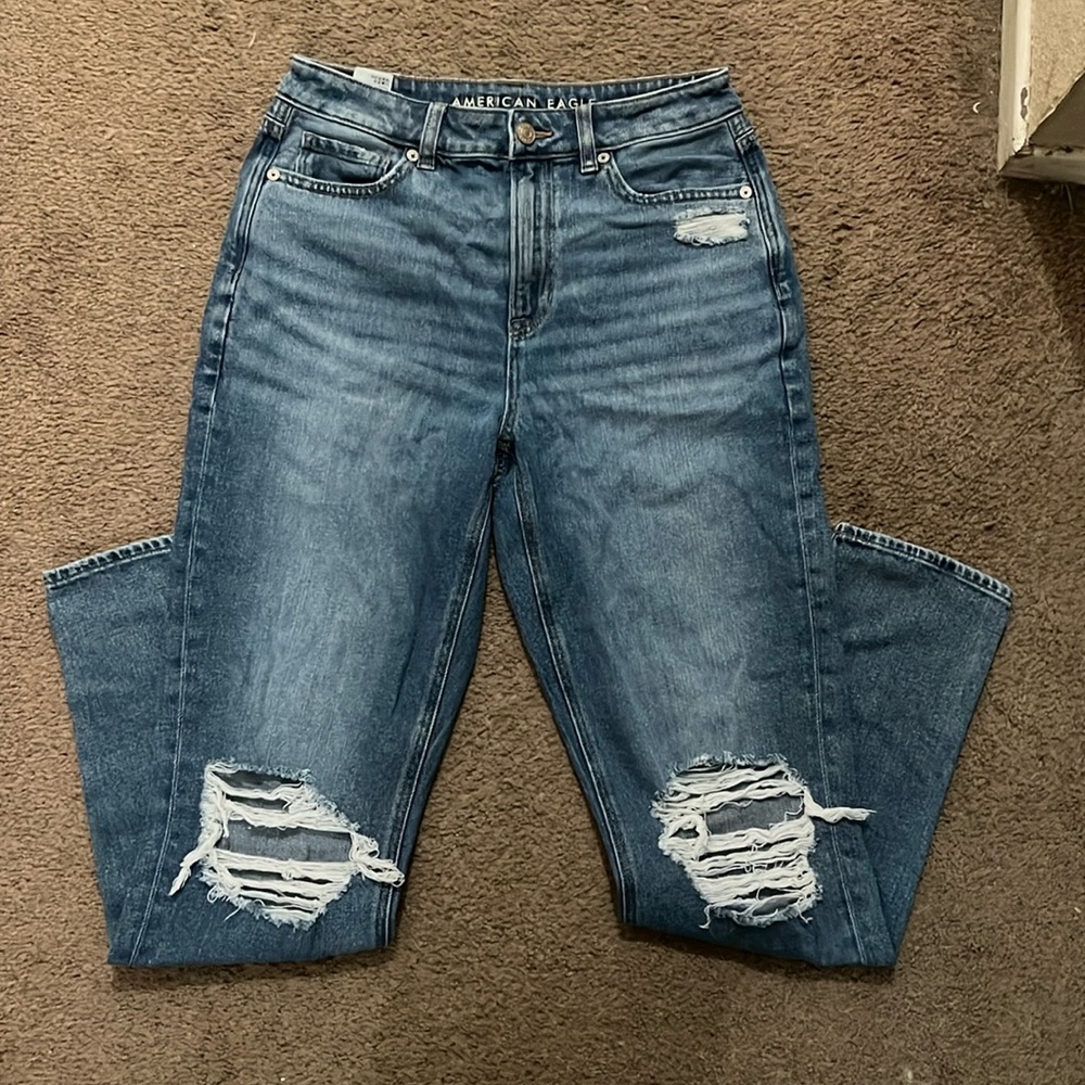 AE Ripped Mom Jean